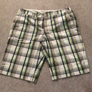 NY & Co Green plaid Bermuda short